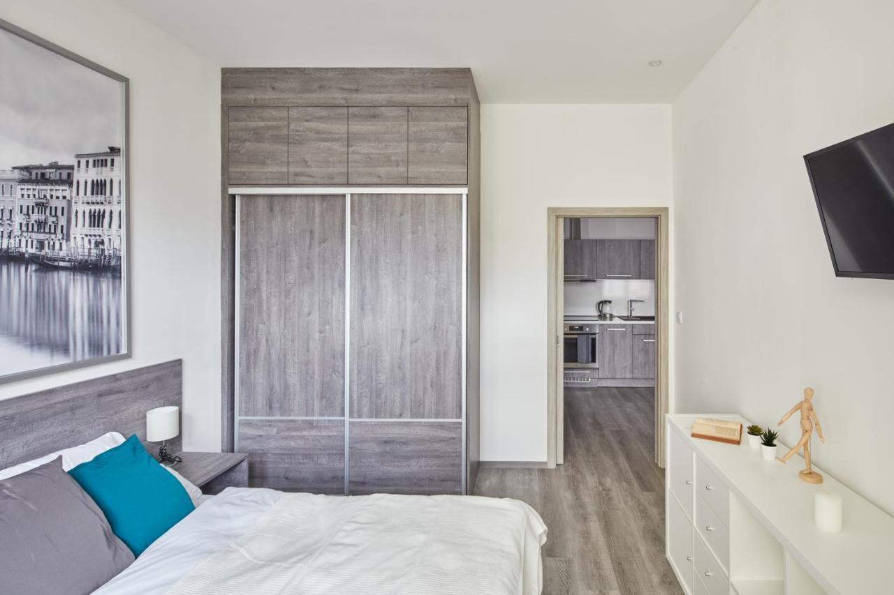 Appartement Minimalist On Wenceslas Square By Days Prague